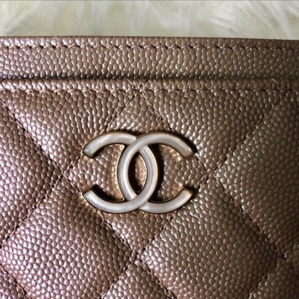 Chanel Quilted Card Holder Limited Edition - Picture 3 of 8